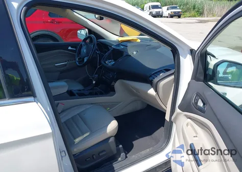 2017 Ford Escape Titanium из США, поврежденный, VIN 1FMCU9J97HUA35640